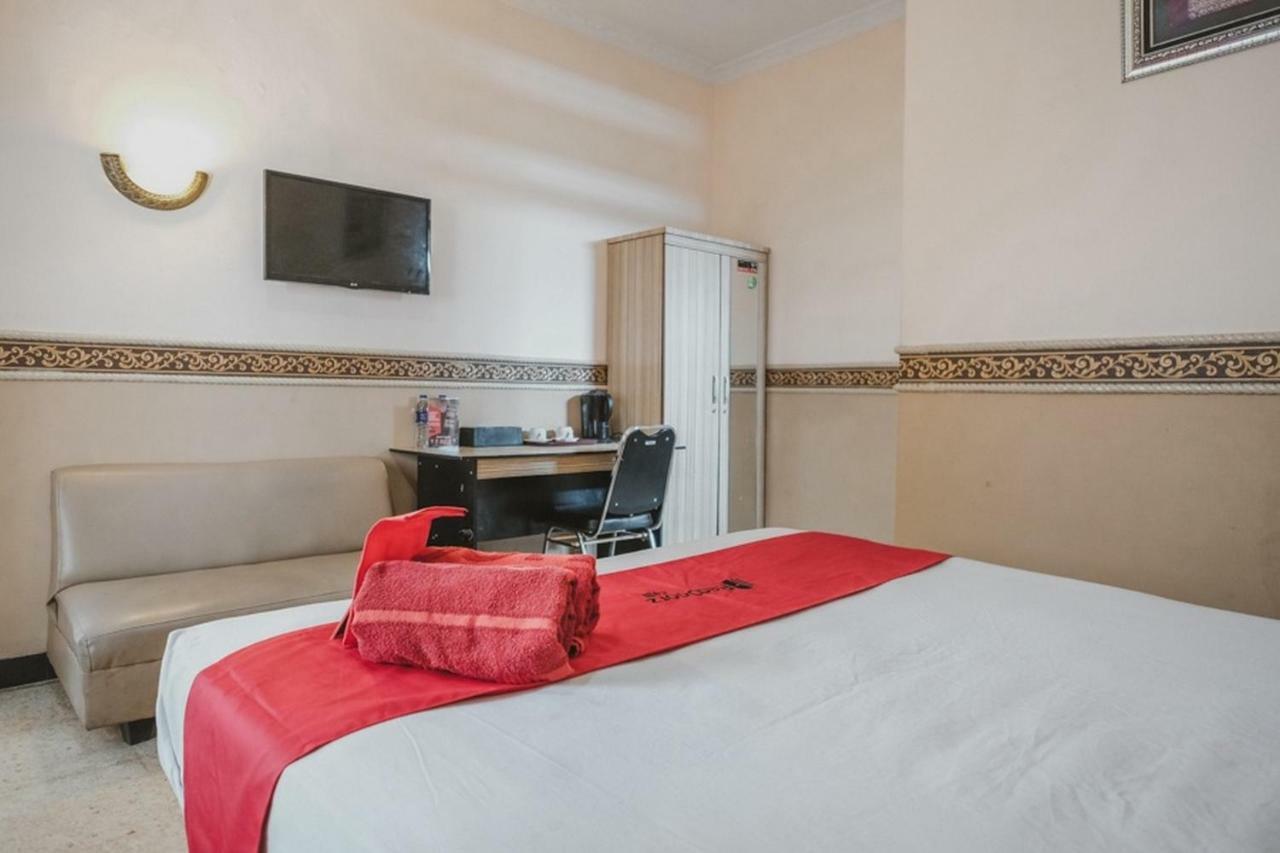 Reddoorz Plus @ Tanjung Karang Lampung 2 Бандар-Лампунг Экстерьер фото